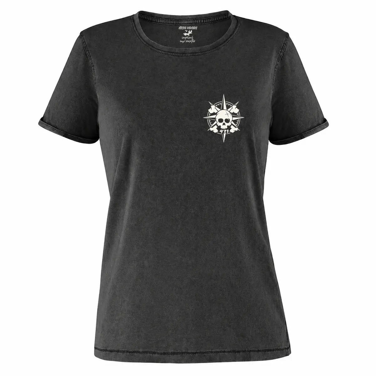 T-shirt vieilli femme gris anthracite délavé avec une boussole pirate 971 ornée d’un crâne imprimé en blanc côté cœur