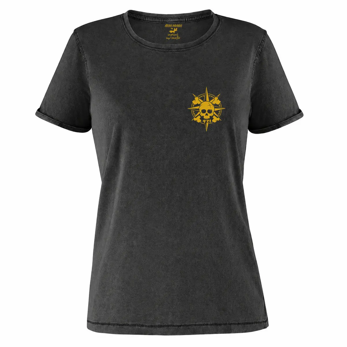 T-shirt vieilli femme gris anthracite délavé avec une boussole pirate 971 ornée d’un crâne imprimé en jaune moutarde côté cœur
