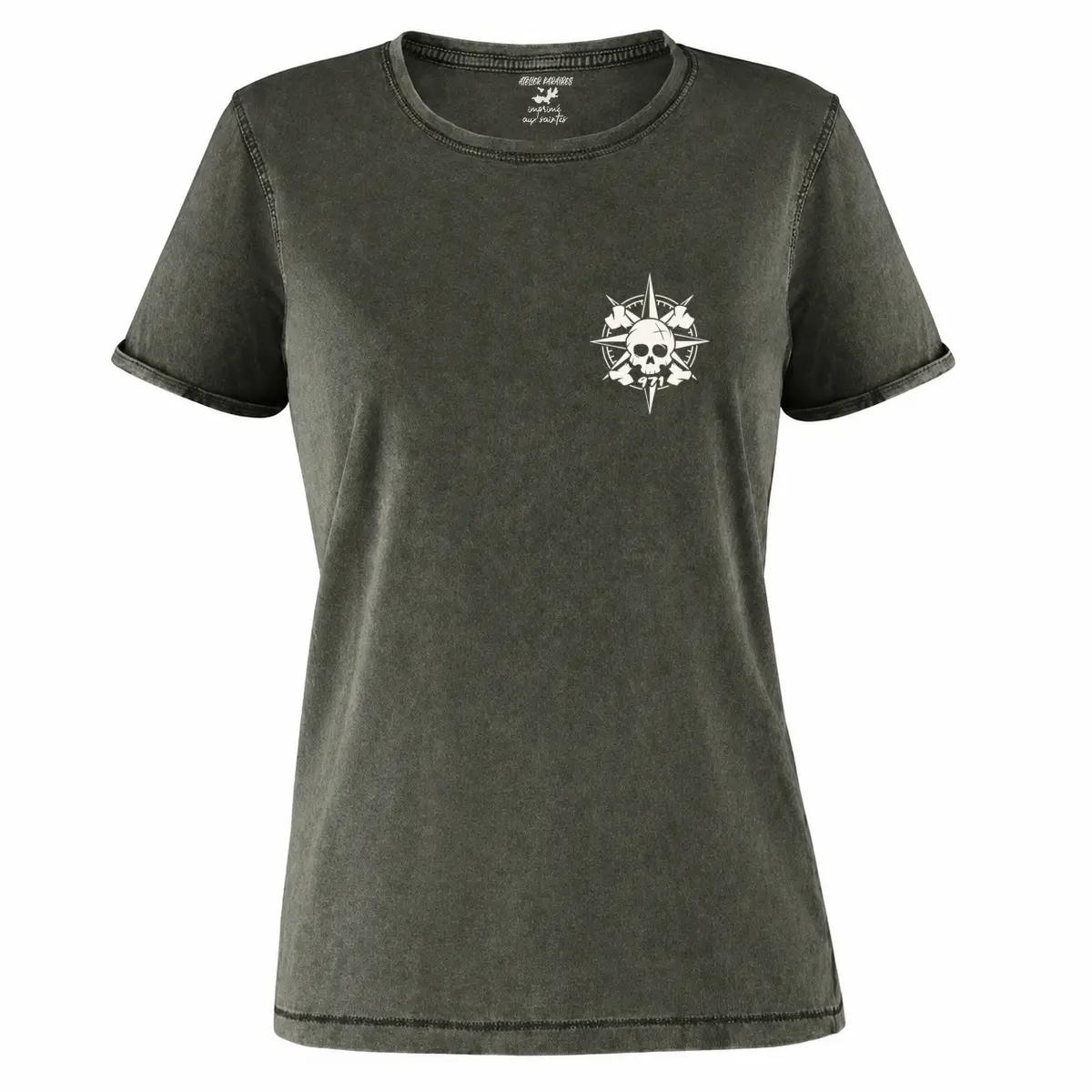 T-shirt vieilli femme vert militaire foncé délavé avec une boussole pirate 971 ornée d’un crâne imprimé en blanc côté cœur